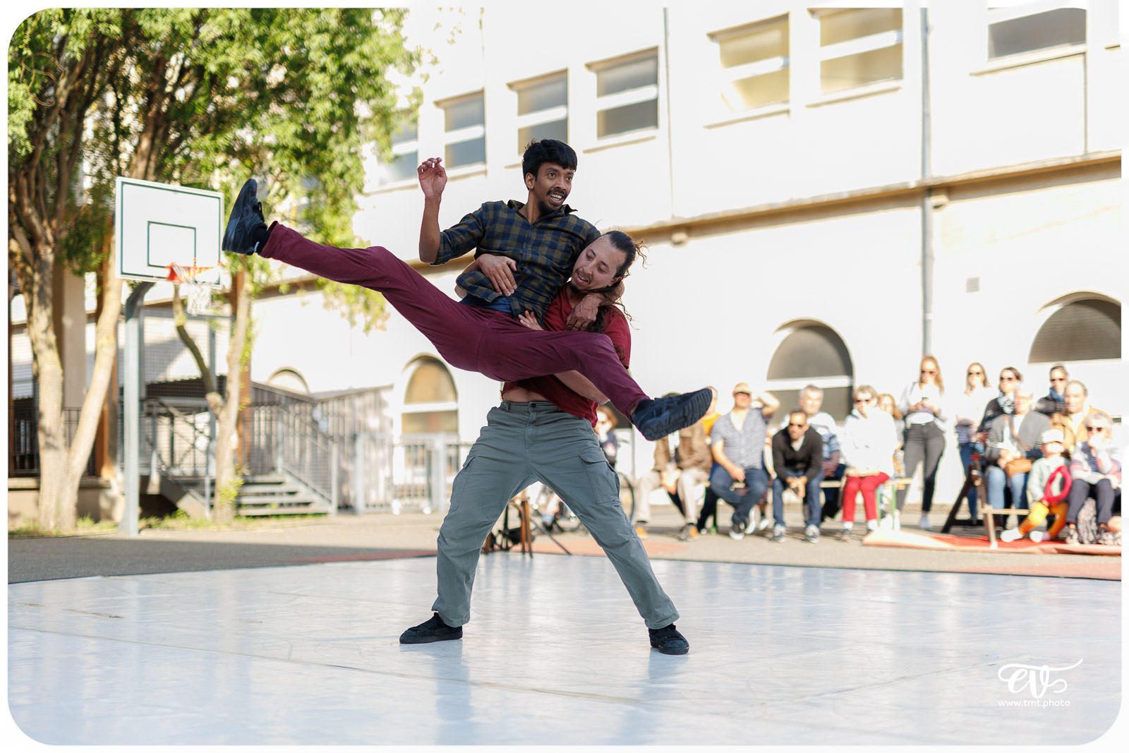 NO MAN'S LAND (CIE DARUMA)